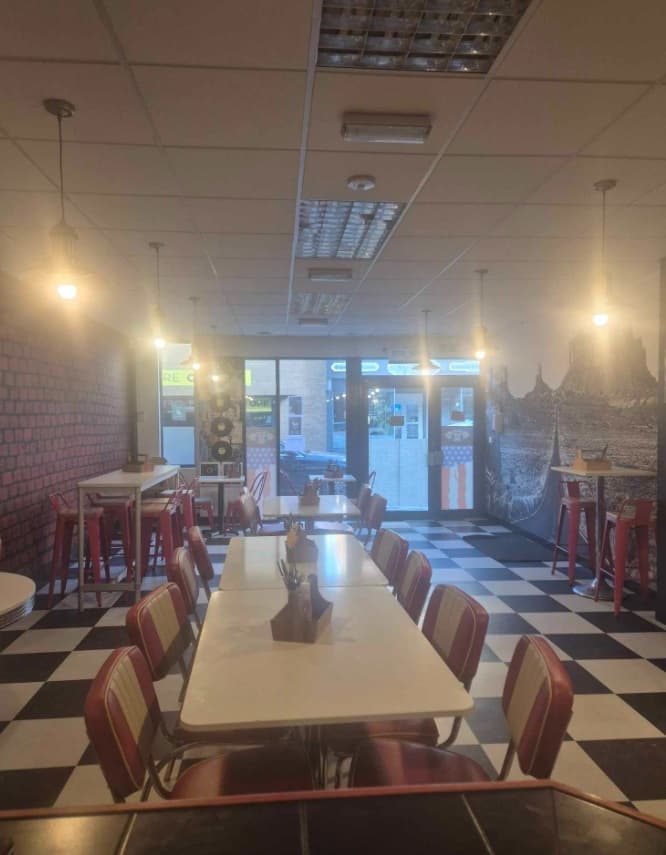 Profitable American-style diner & pizzeria in prime town-centre location for sale