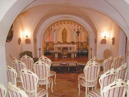 Historic Seafood Restaurant & Event Venue in Abruzzo