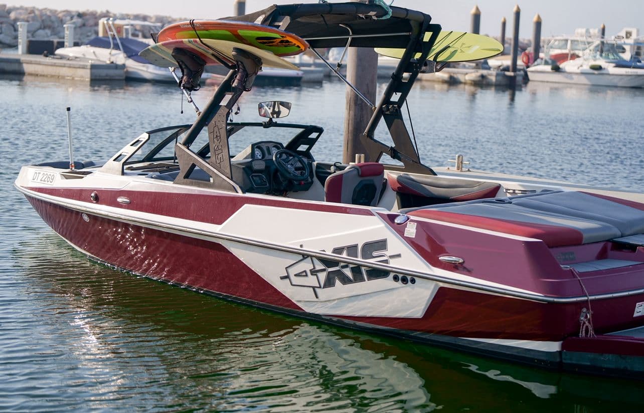 Profitable Dubai wakesurfing & wakeboarding center for sale