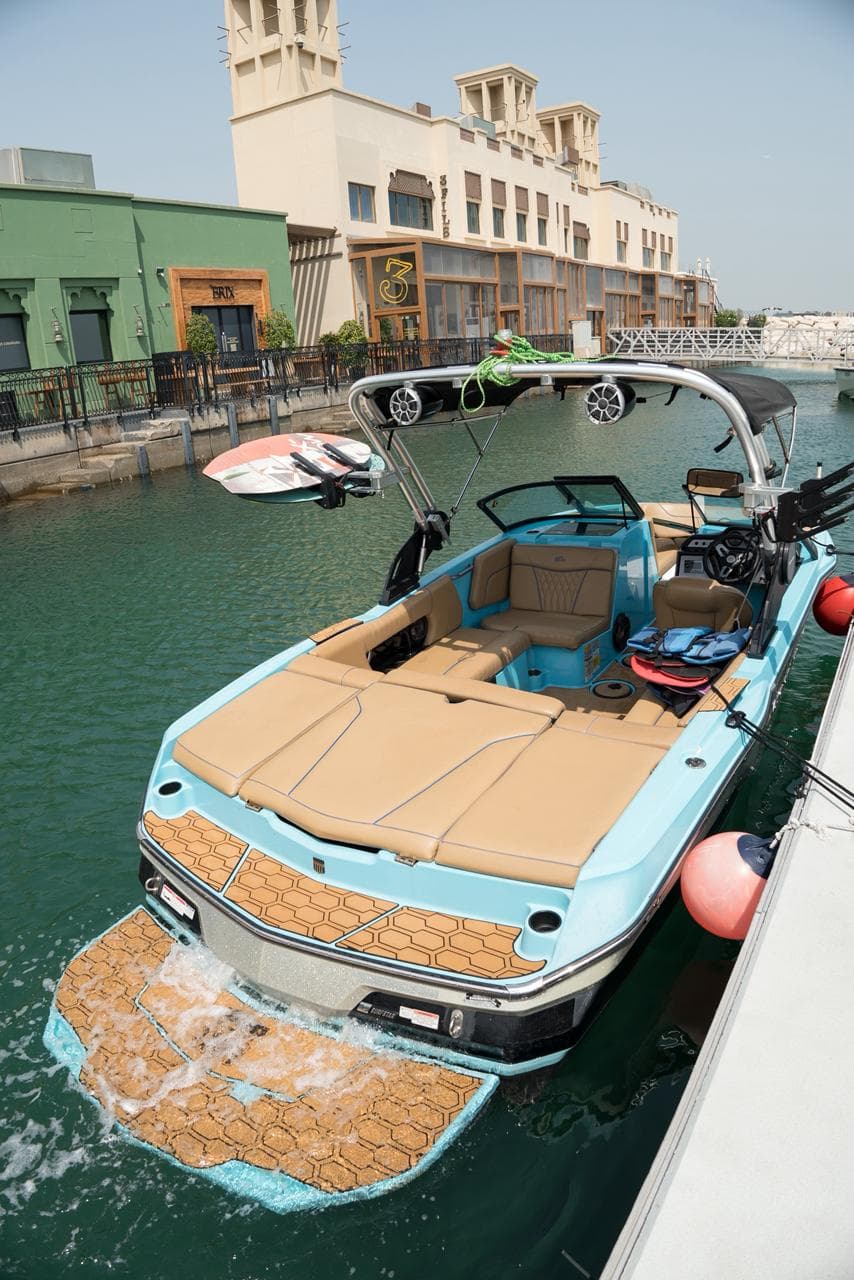 Profitable Dubai wakesurfing & wakeboarding center for sale